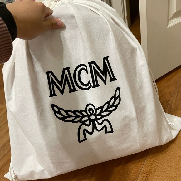 COPY - MCM Stark Backpack Visetos White Logo
Medium Ruby Red - Picture 6 of 10